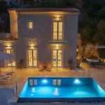 Thea Mare Levantes By Posarellivillas *